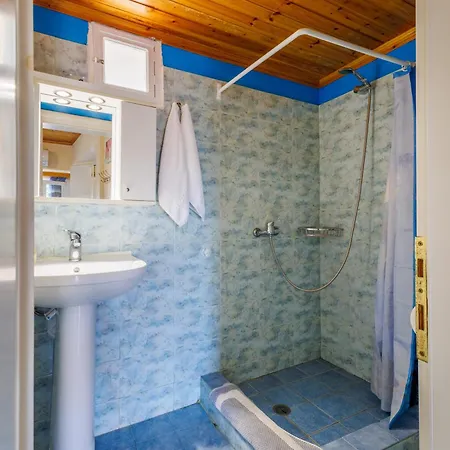 Ponte Rossa Палеокастрица